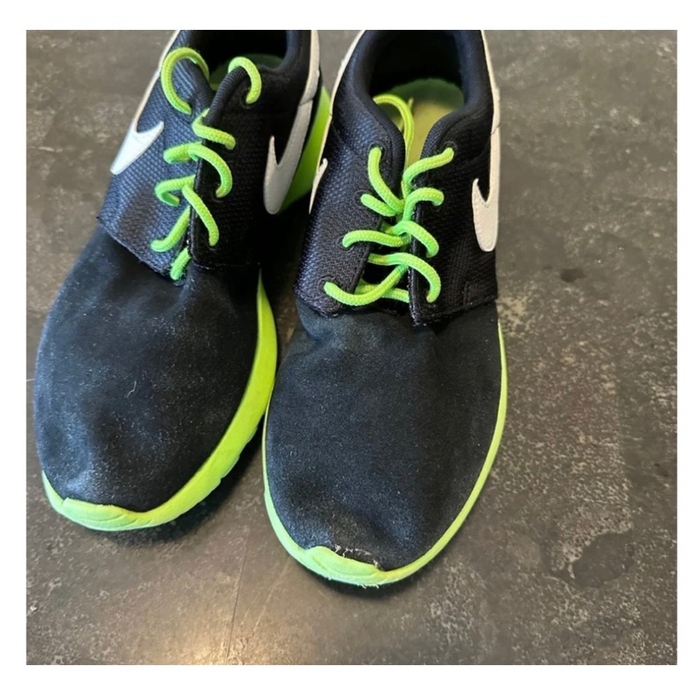 Junior size (4.5y) Nike Black/Lime Green Roshe.